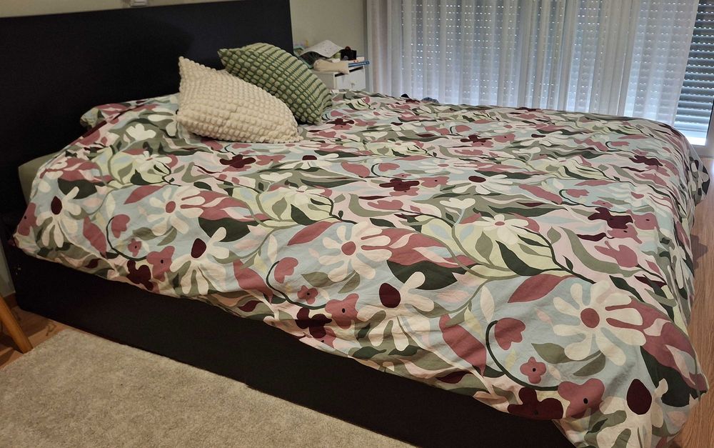 Cama MALM preta com gavetas 160x200