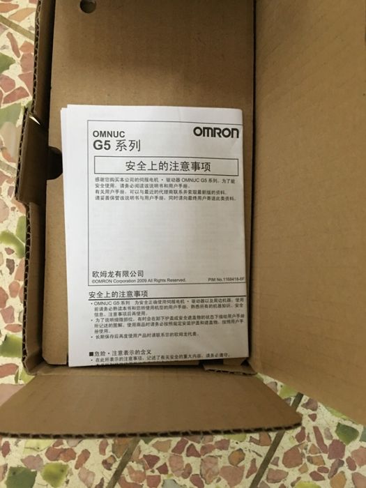 OMRON Servo Motor ( AC/DC ) R88M-K40030H-S2-Z