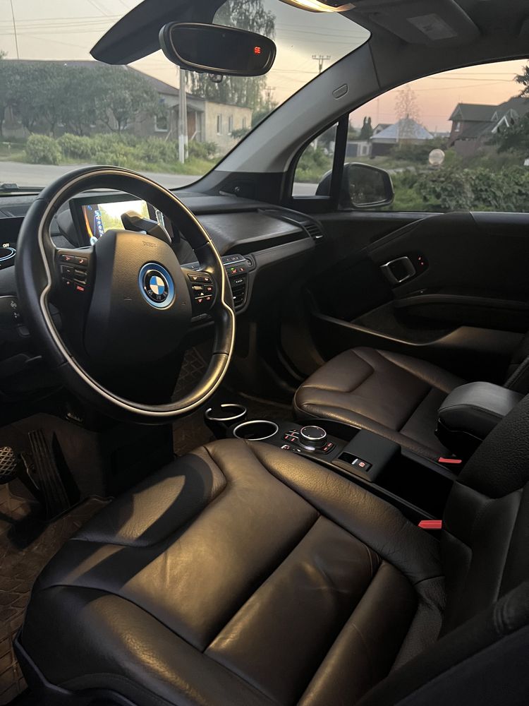 Електромобіль BMW I3