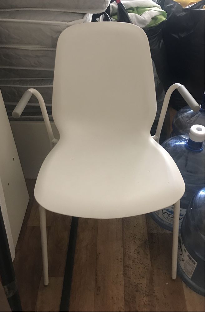 Стілець білий Ikea