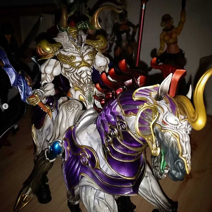 Figurka Bring Arts Final Fantasy Odin i Sleipnir
