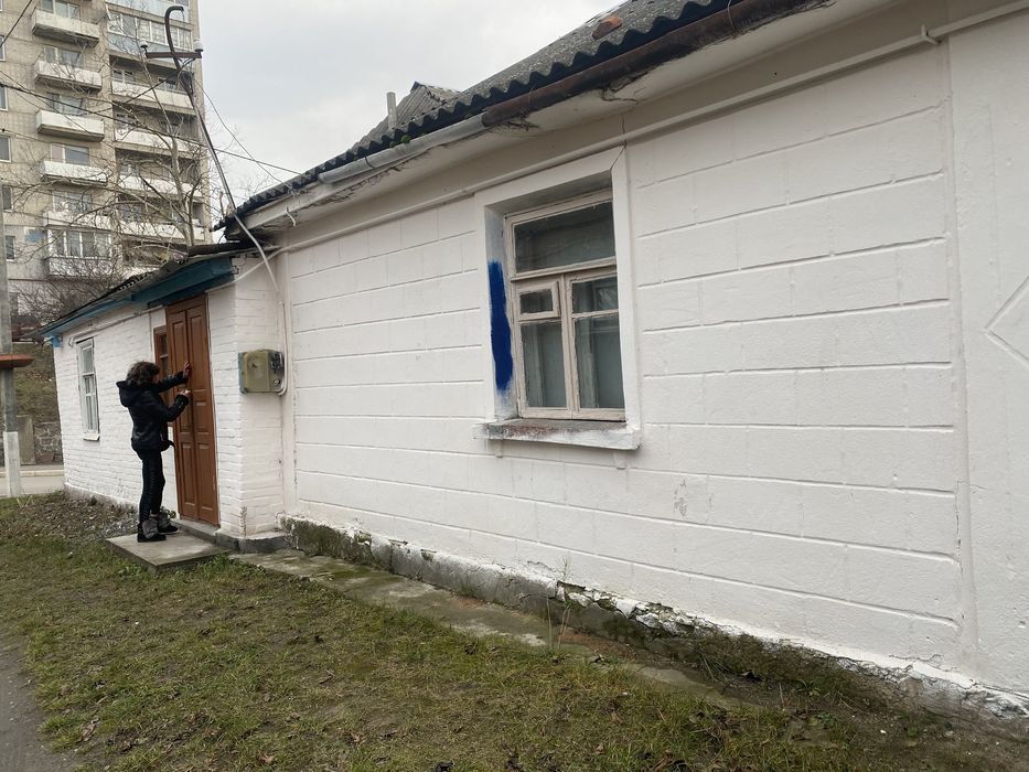 Продам пів будинку