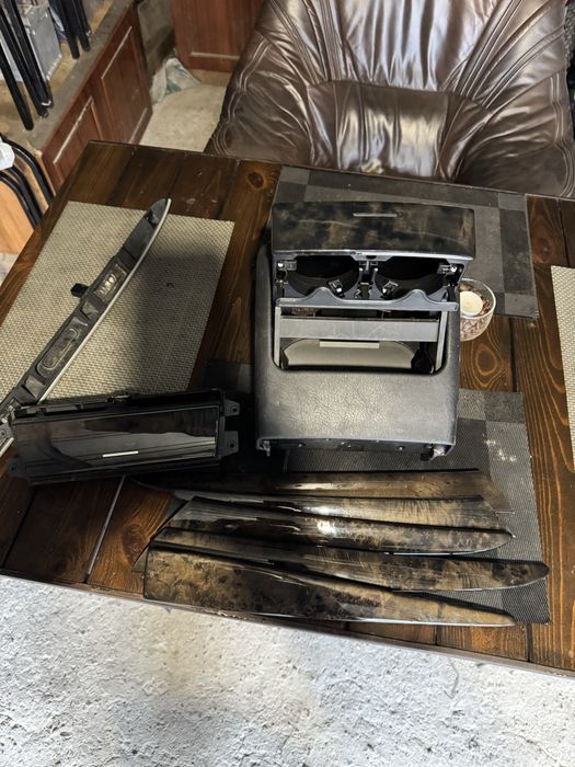 Пісдстаканники з шторкою.пластик салону. бмв х5 є53