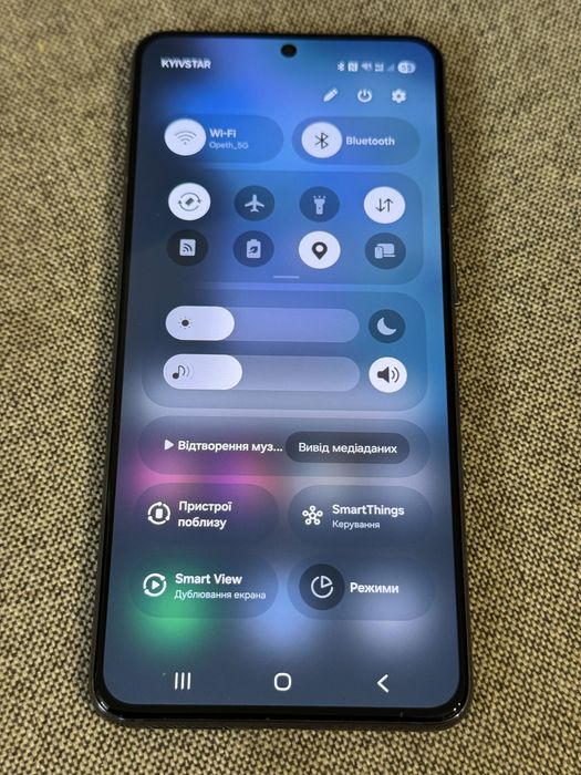 Samsung s21,5g,8/256g с нюансом
