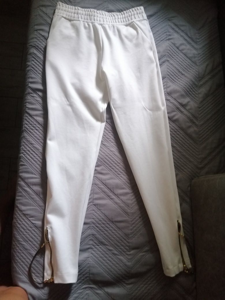 Strój garniturowy spodnie plus żakiet biel ekri