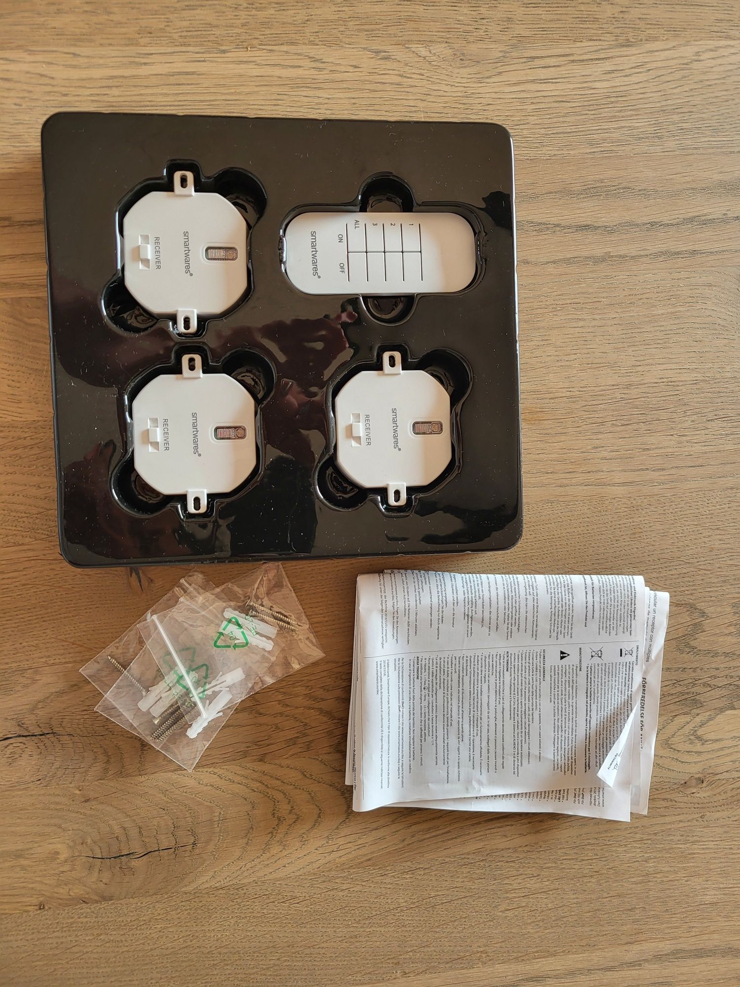 Smartwares zestaw sterowników do lamp, rolet, bram z pilotem