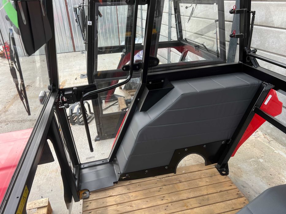 Kabina Ursus C360 C-360 C-330 C330 T-25 z błotnikami NAGLAK ---RATY---