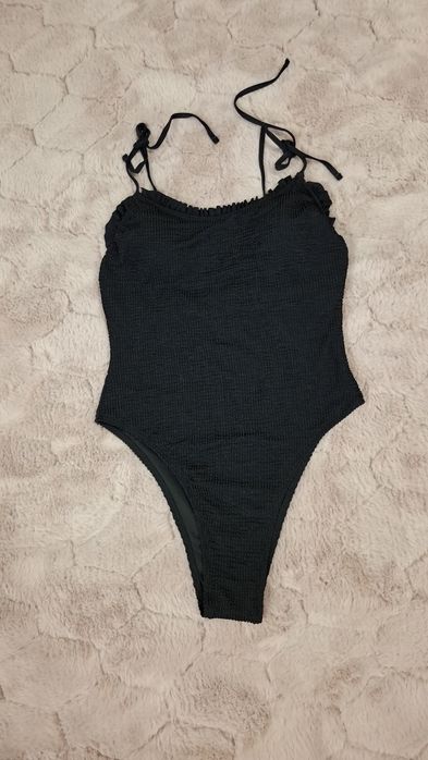 Nowy strój kąpielowy jednoczęściowy