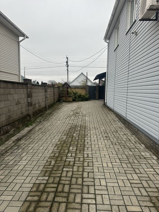 Продаж будинка в екологічному місті