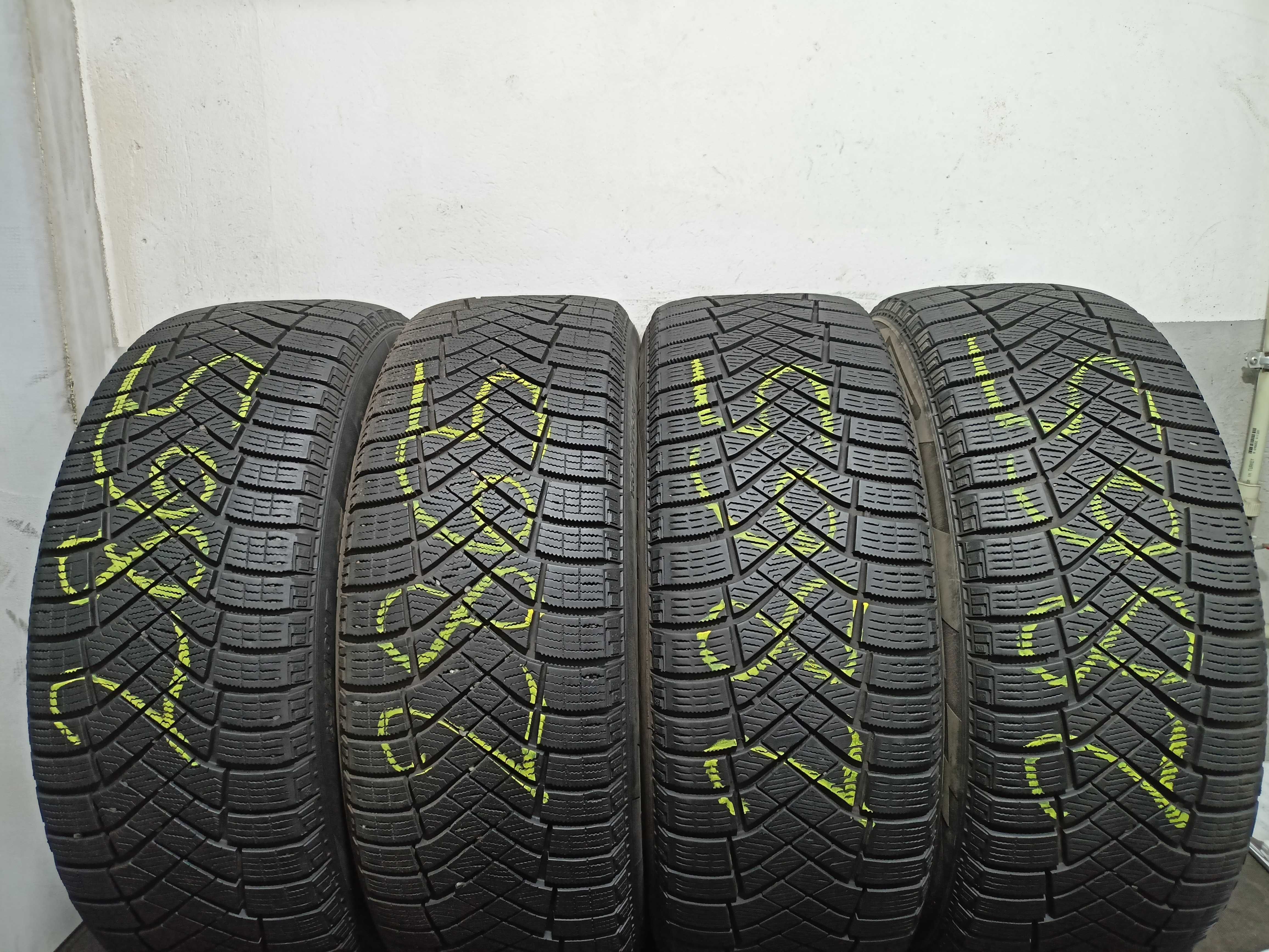 Pirelli Ice zero 215/55/17 2017rok 98H 7,4-6,5mm (2865)