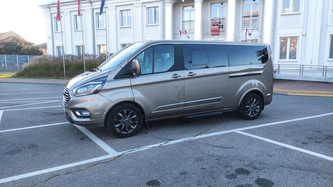 Bus na wynajem 8 osobowy automat Ford toureno CUSTOM