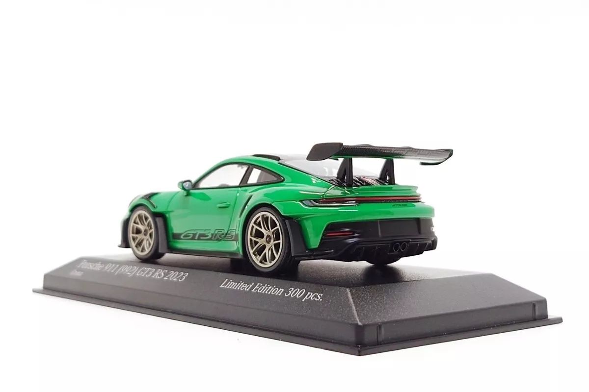 Minichamps 1:43 Porsche 911 (992) GT3 RS ano 2023