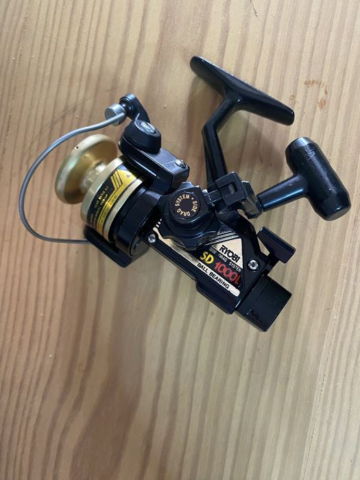 Vendo lote de 4 carretos de pesca.