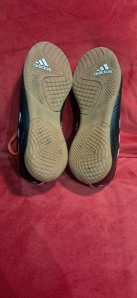 Halówki Adidas rozmiar 33 używane