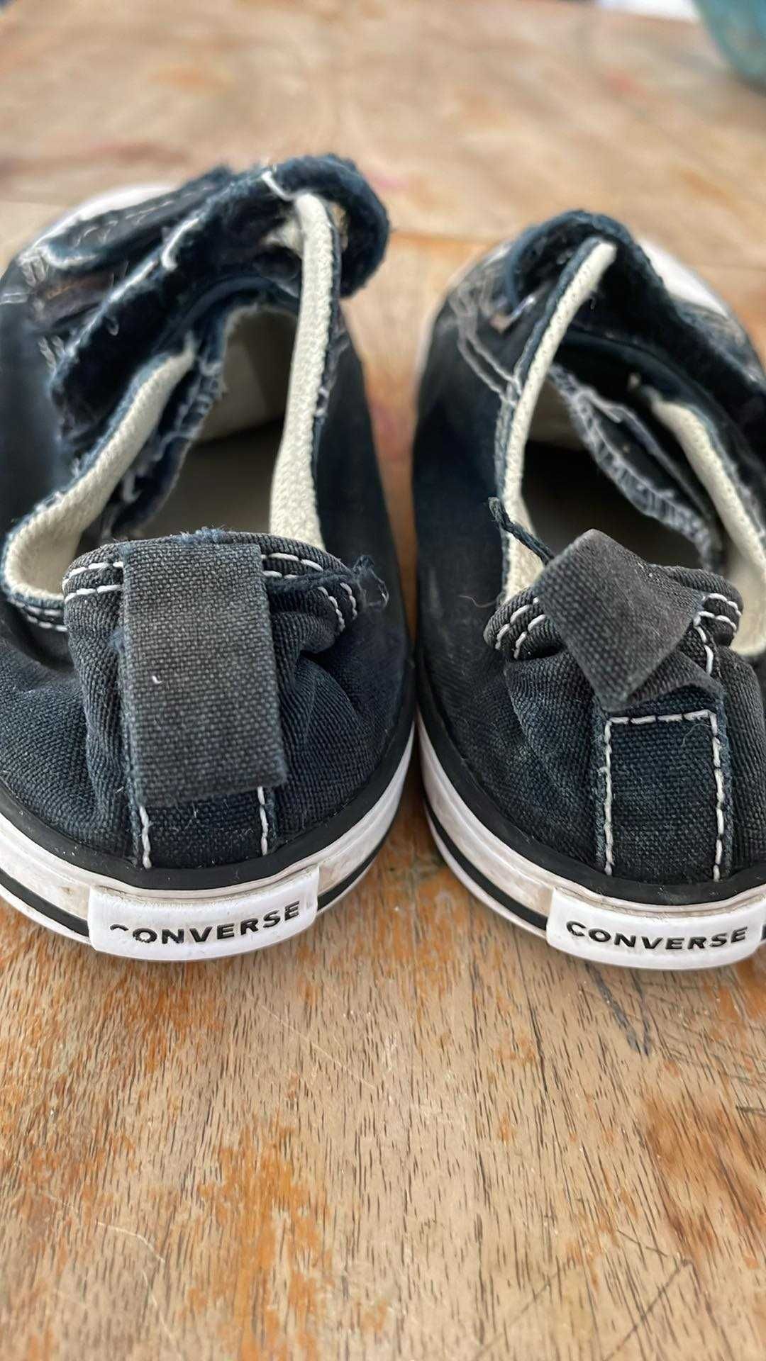 Czarne trampki dziecięce Converse 25