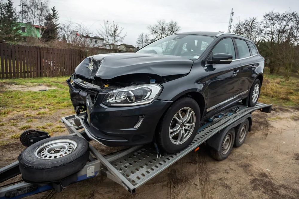 Volvo XC 60 Xenon, Skóry, Navi !!