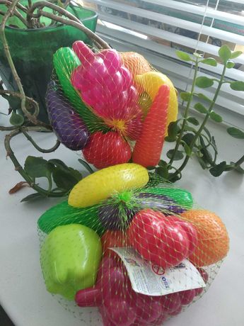 Овочі та фрукти пластик