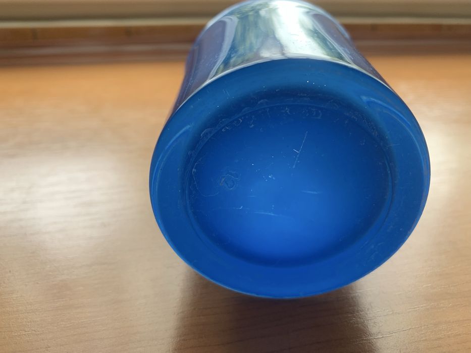 Fajna niebieska/chabrowa szklanka (średnica: 7 cm)