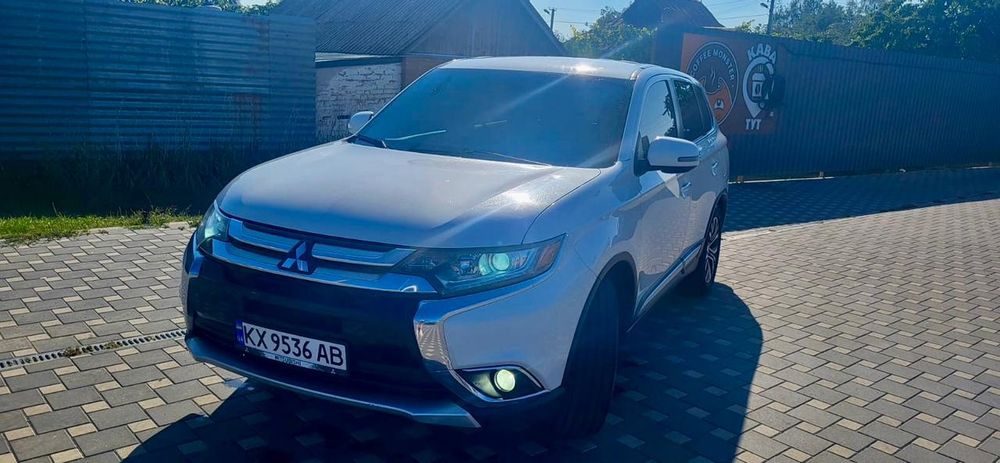 Mitsubishi outlender 2.4 газ/бенз. 7 місць. Повний привід