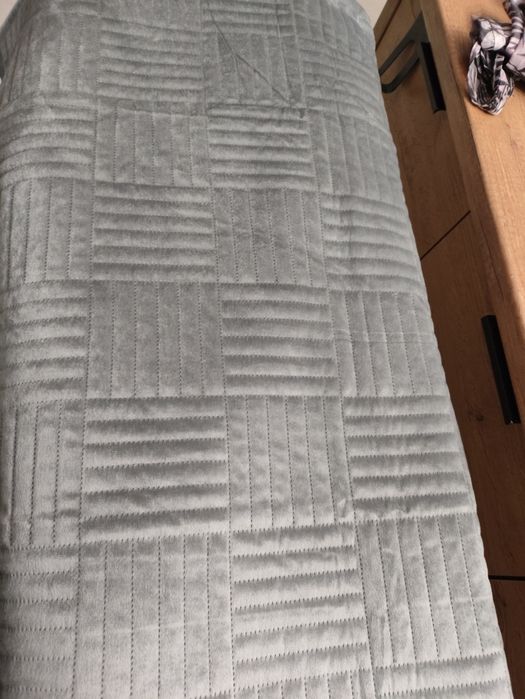 Nowa narzuta, kapa na łóżko