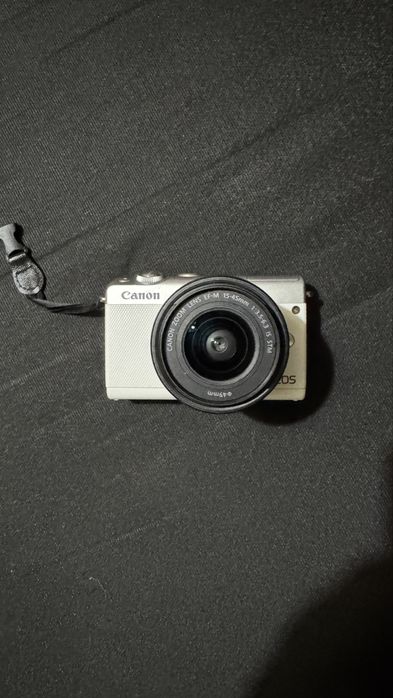 Canon eos M100 c/ ef-m 15-45mm