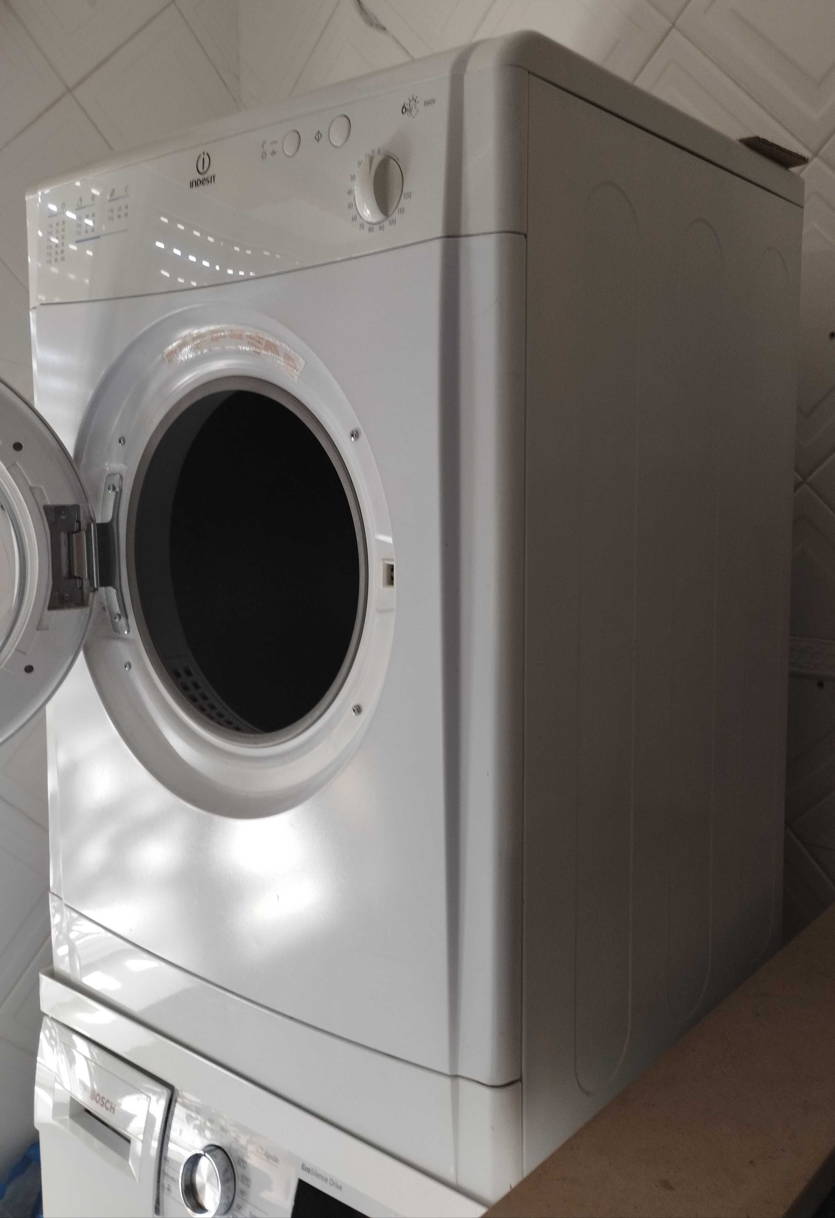 Máquina de secar roupa por exaustão, Indesit