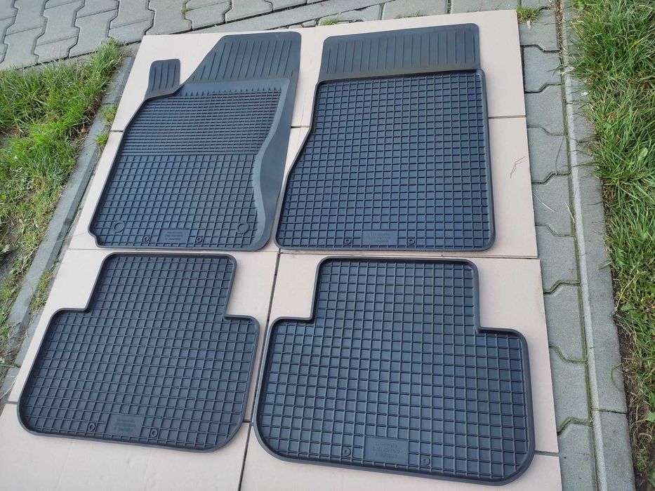 NOWE Dywaniki gumowe TOYOTA COROLLA VERSO II 04-09r dopasowane korytka