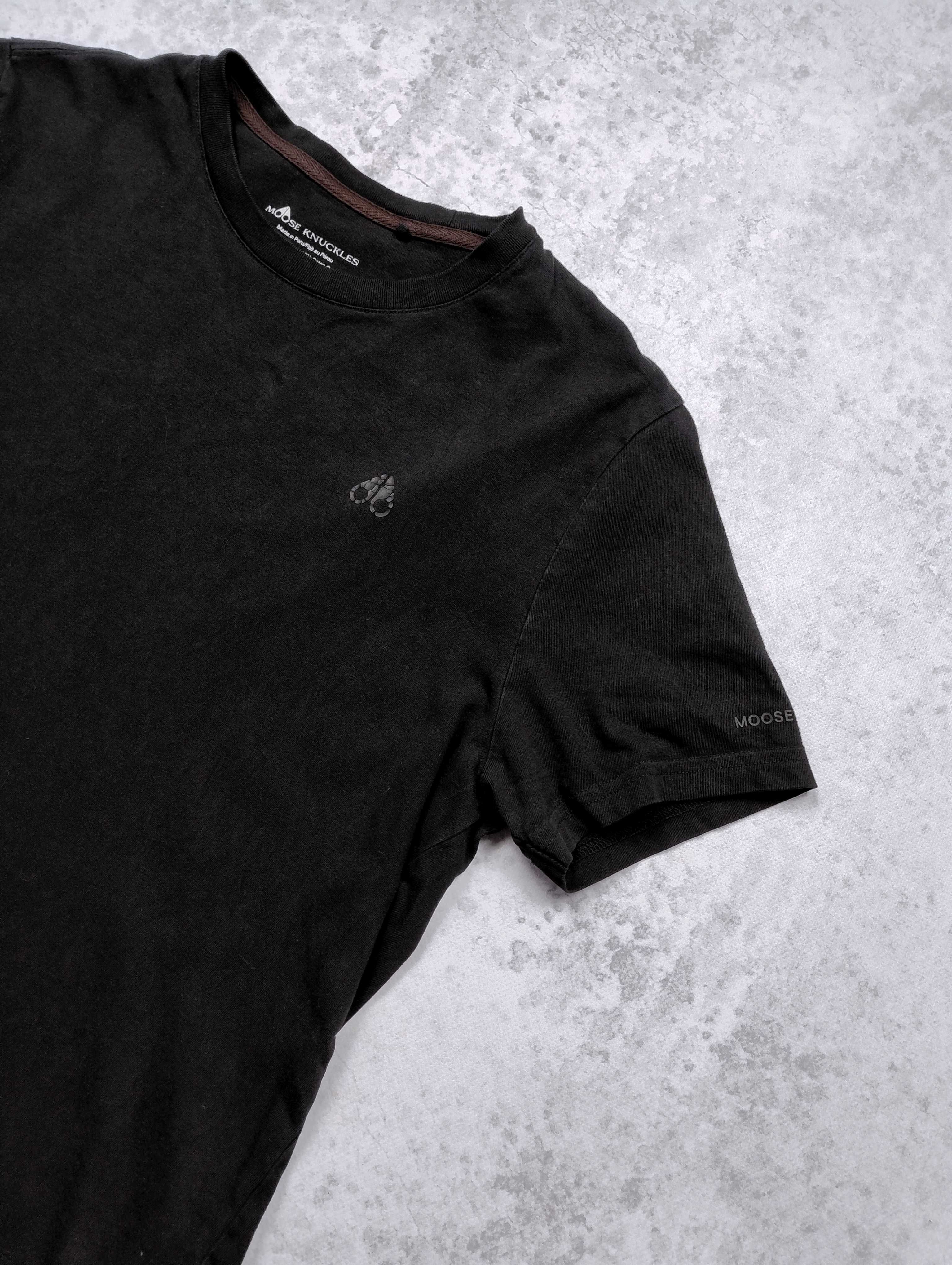 Czarny t-shirt Moose Knuckles Small Logo quiet luxury M