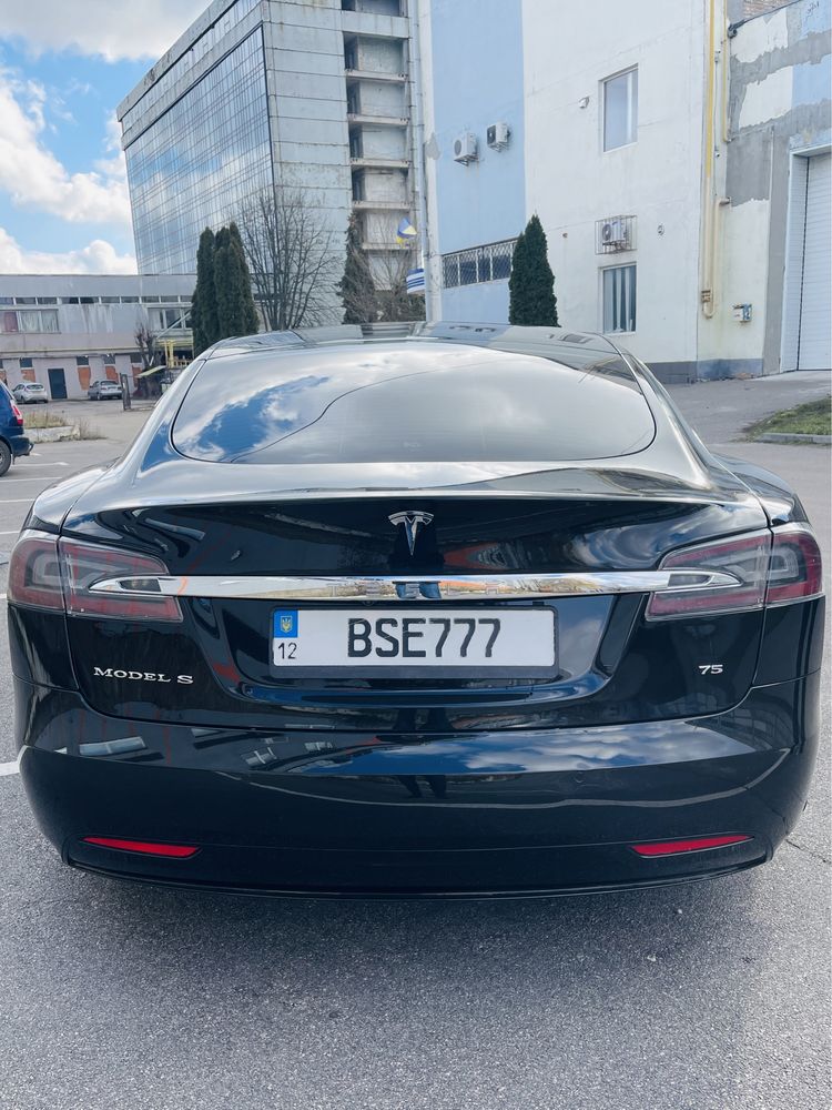 Tesla Model S 2017