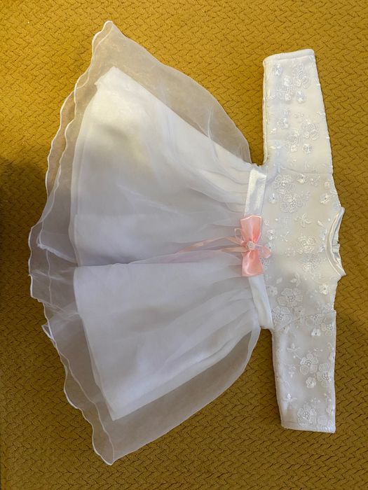 Ubranko na chrzest dla dziewczynki rozm 68