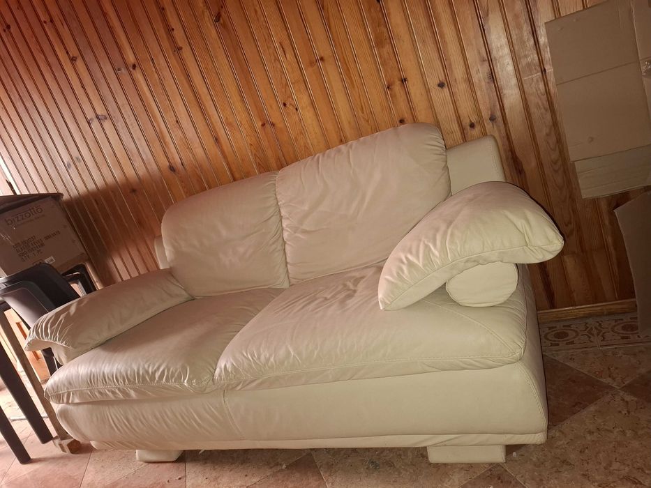 Vendo sofá em pele creme