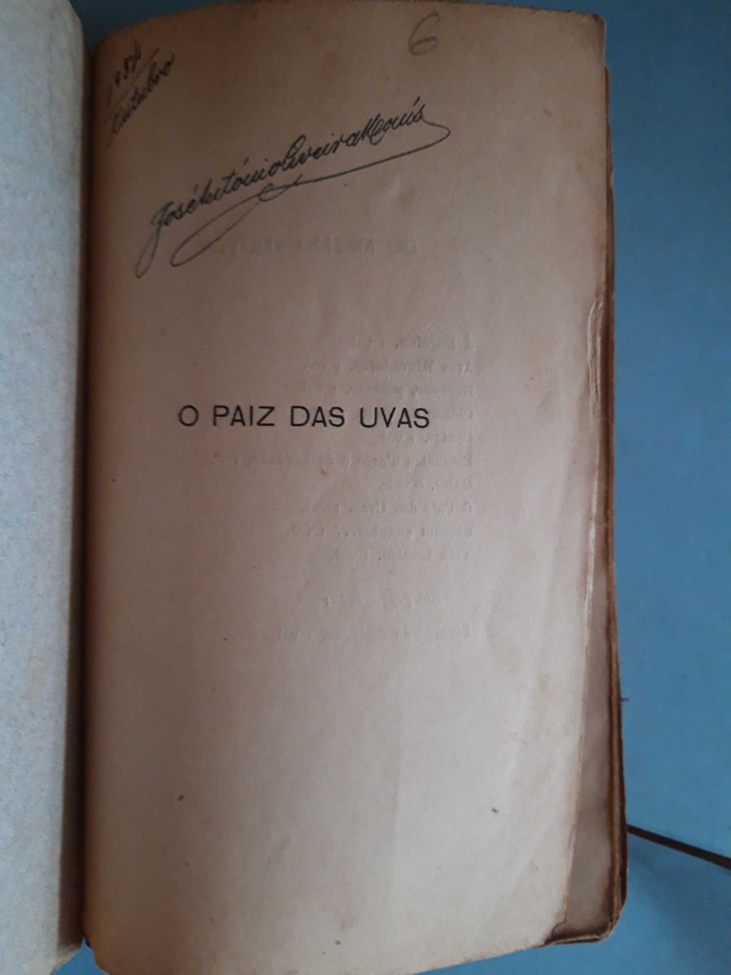 Livro- Ref CxC - Fialho D'Almeida - O Paiz das Uvas