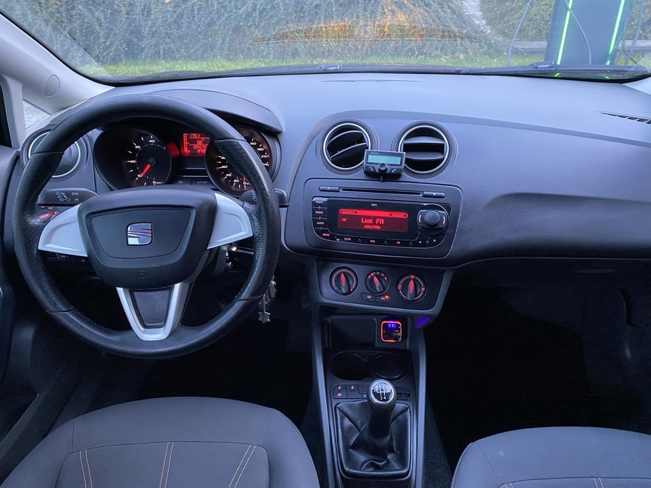 Seat Ibiza 2011 рік