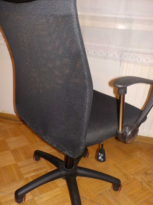 fotel do biurka  pod komputer  super  stan zadbany i sprawny