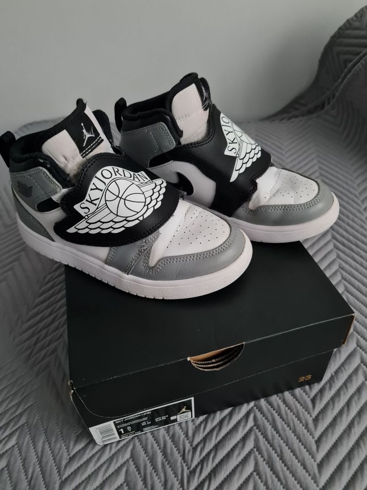 Adidasy wysokie Jordan r.33