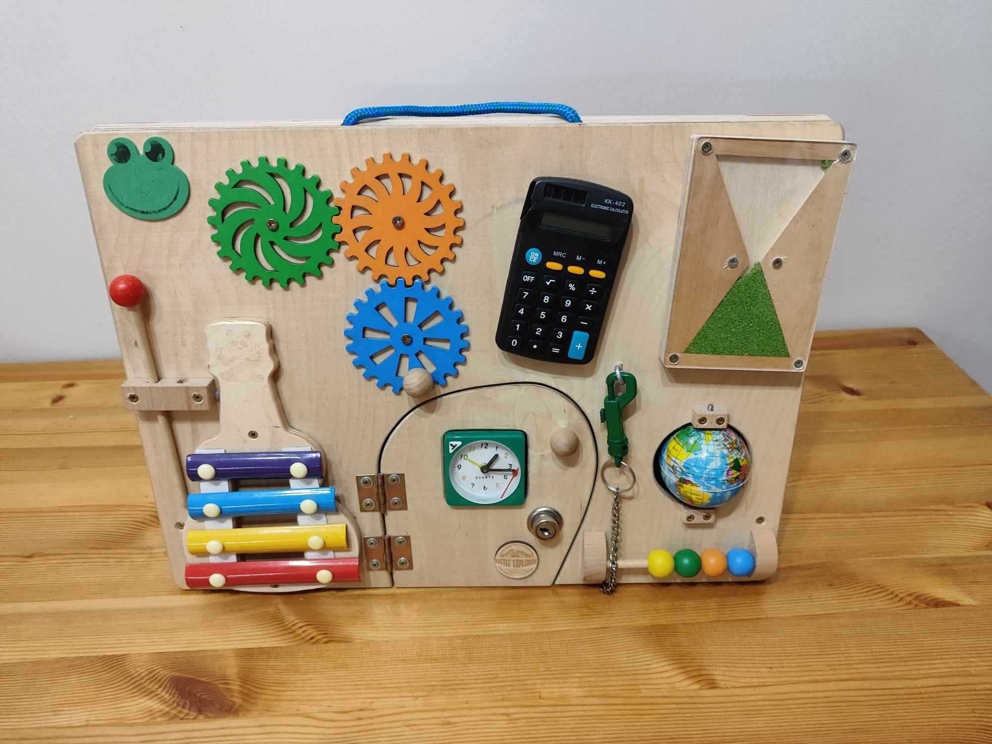 Dwustronna tablica manipulacyjna sensoryczna z serii Little Explorer