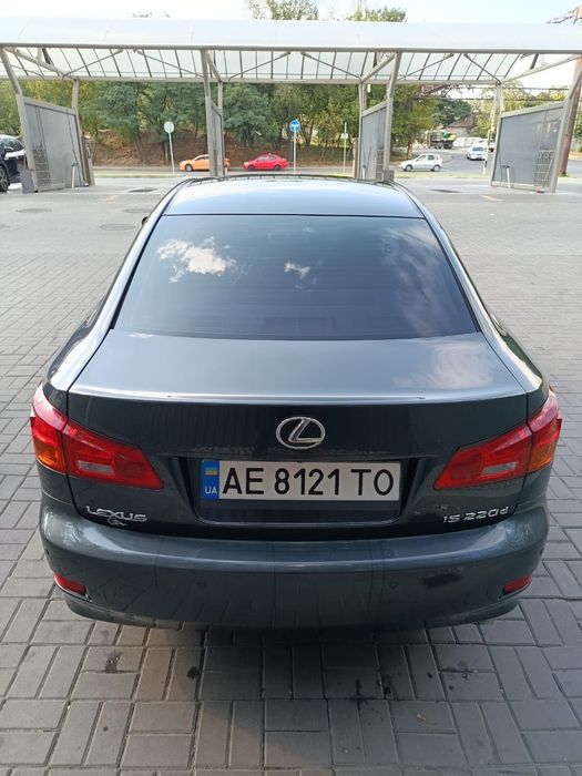 Lexus is 220d 2007