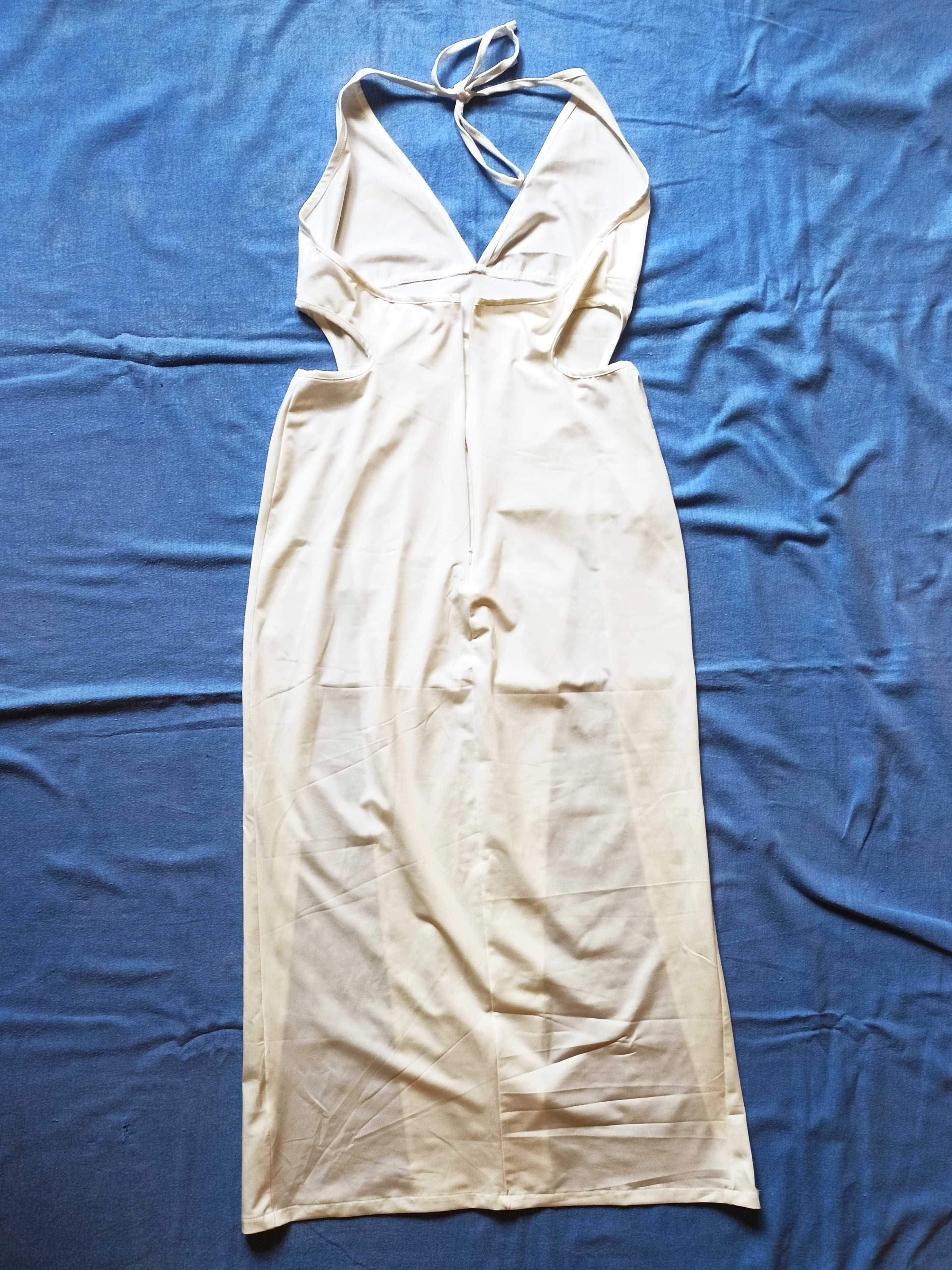 Sexy sukienka z głębokim dekoltem odkrytymi plecami rozcięcia maxi