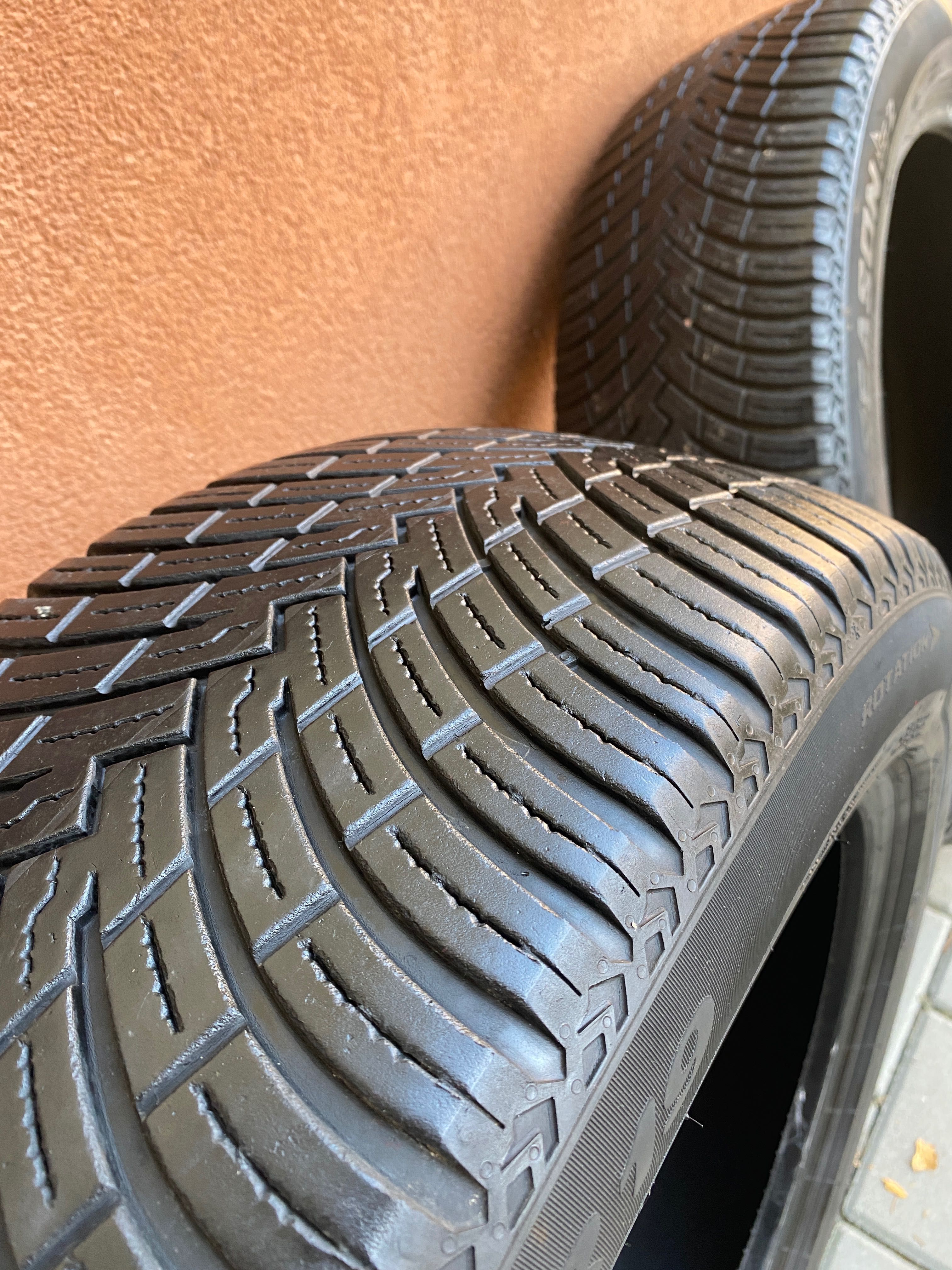 wielosezonowe Opony Pirelli all season 225 55 r19 2021r 2szt