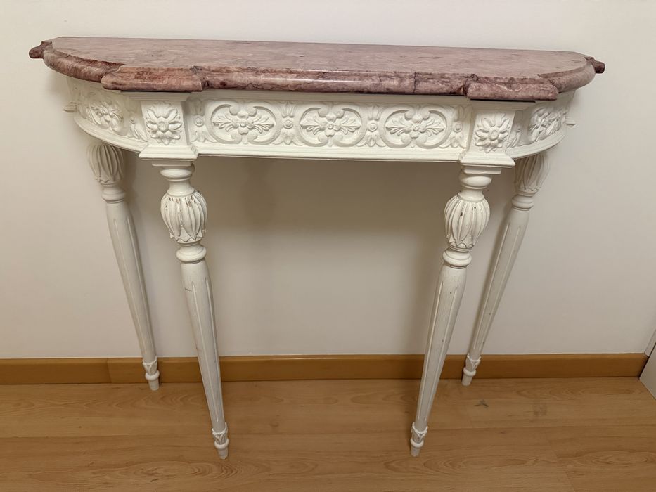 Credência maciça com mármore rosa e espelho (mesa entrada)