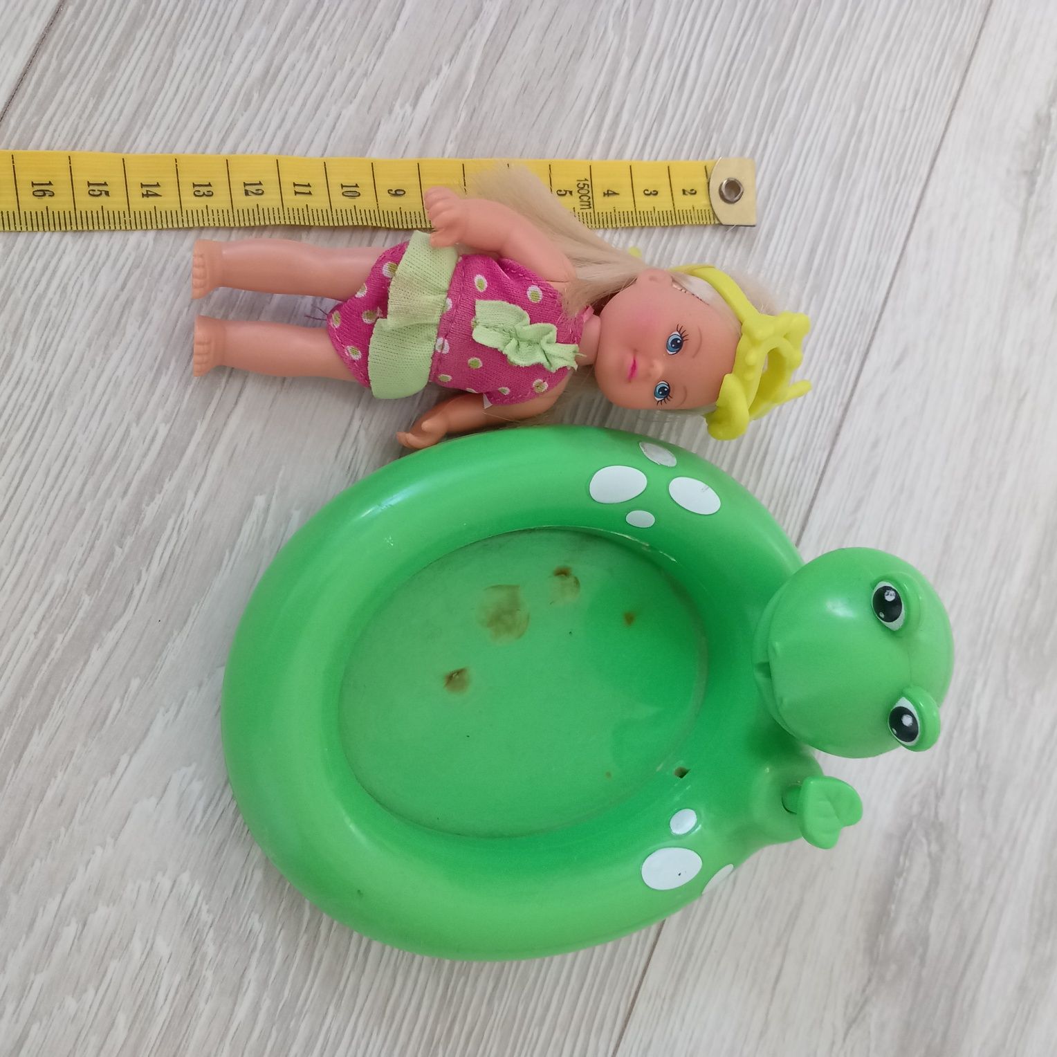 Zestaw do zabawy na lato laleczka Simba pływaczka i basen