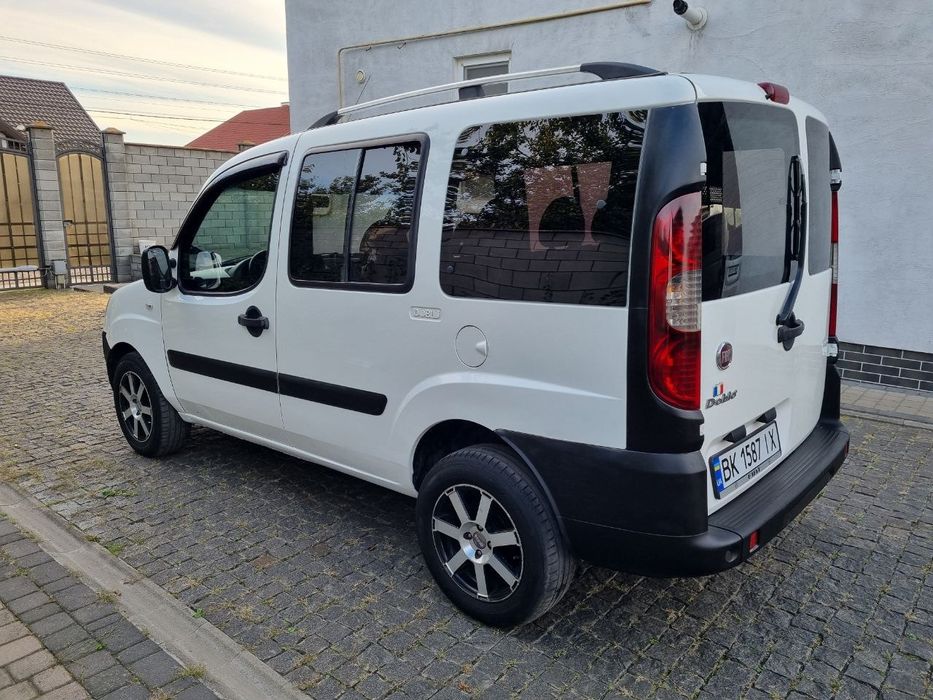 Fiat doblo оригінальний пасажир 1,3 2015р у відмінному стані.