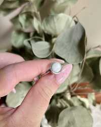 Перстень, кільце жіноче 18 розмір (срібло/місячний камінь)