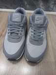 Sapatilhas Nike air max 90 originais novas sem uso.