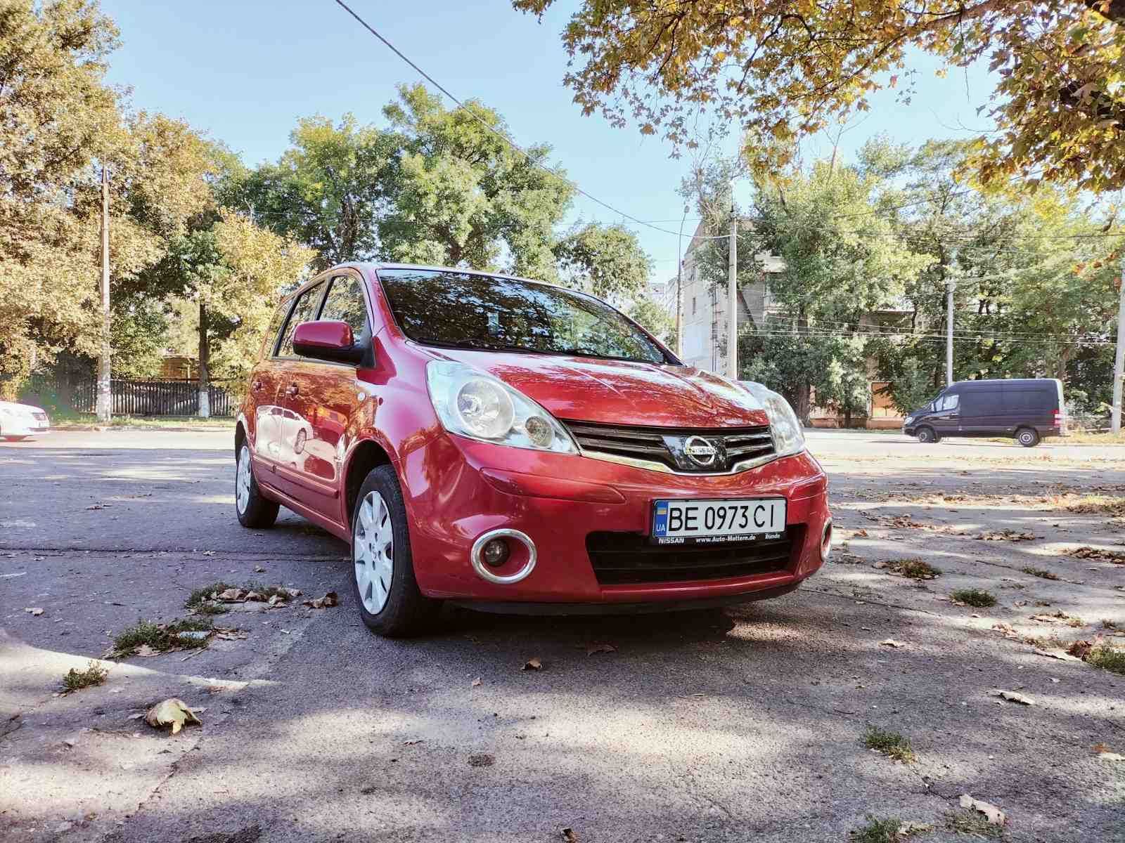 Nissan Note 2013 року 1,5 л. /дизель