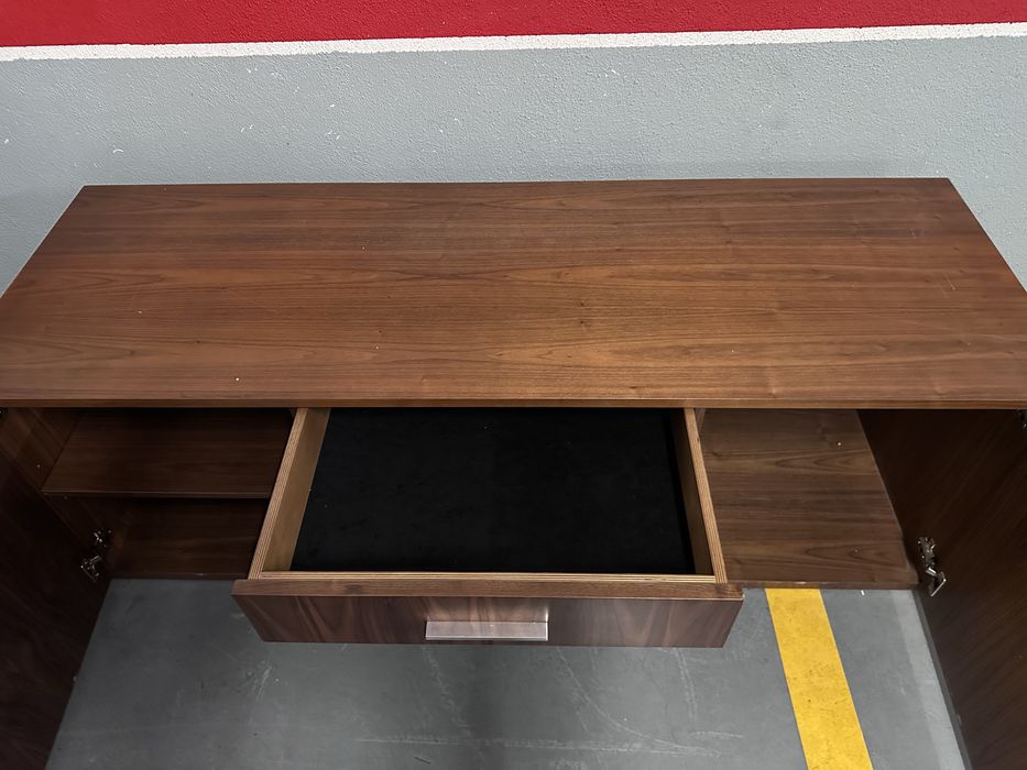 Aparador / movel com gavetas em veludo