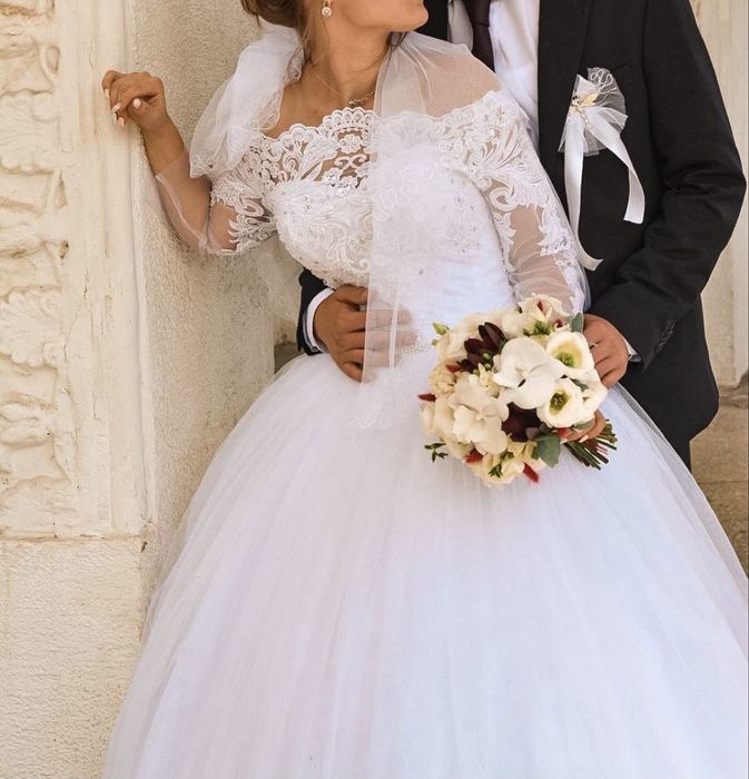 Шикарное свадебное платье ТОРГ