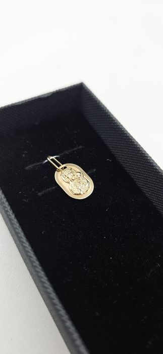 Złota zawieszka z Matką Boską i Dzieciatkiem — próba 585 — 0,66 g