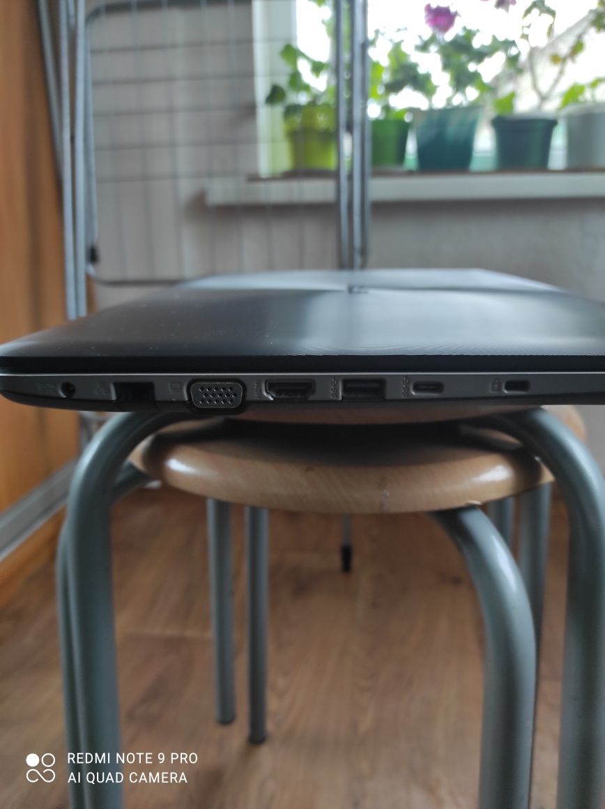 Продам ноутбук Asus x556u параметри на фото