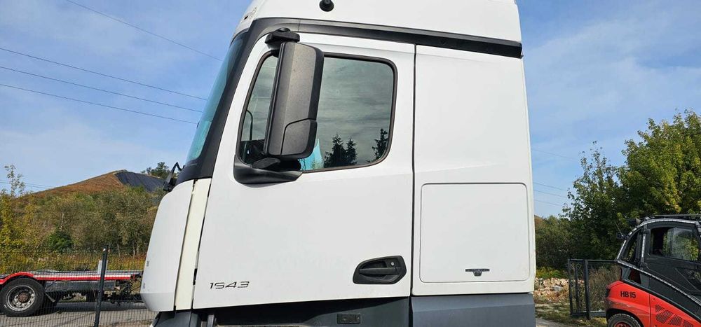 Kabina kompletna  Actros MP4